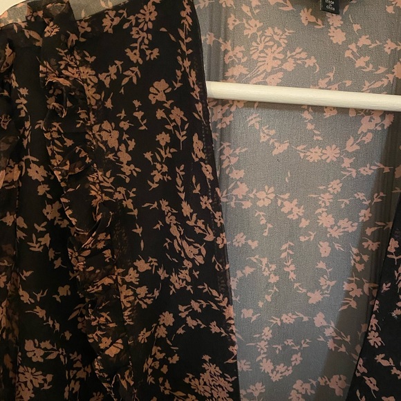 Bardot Black Floral Tie Crop Top (S) - Picture 3 of 3